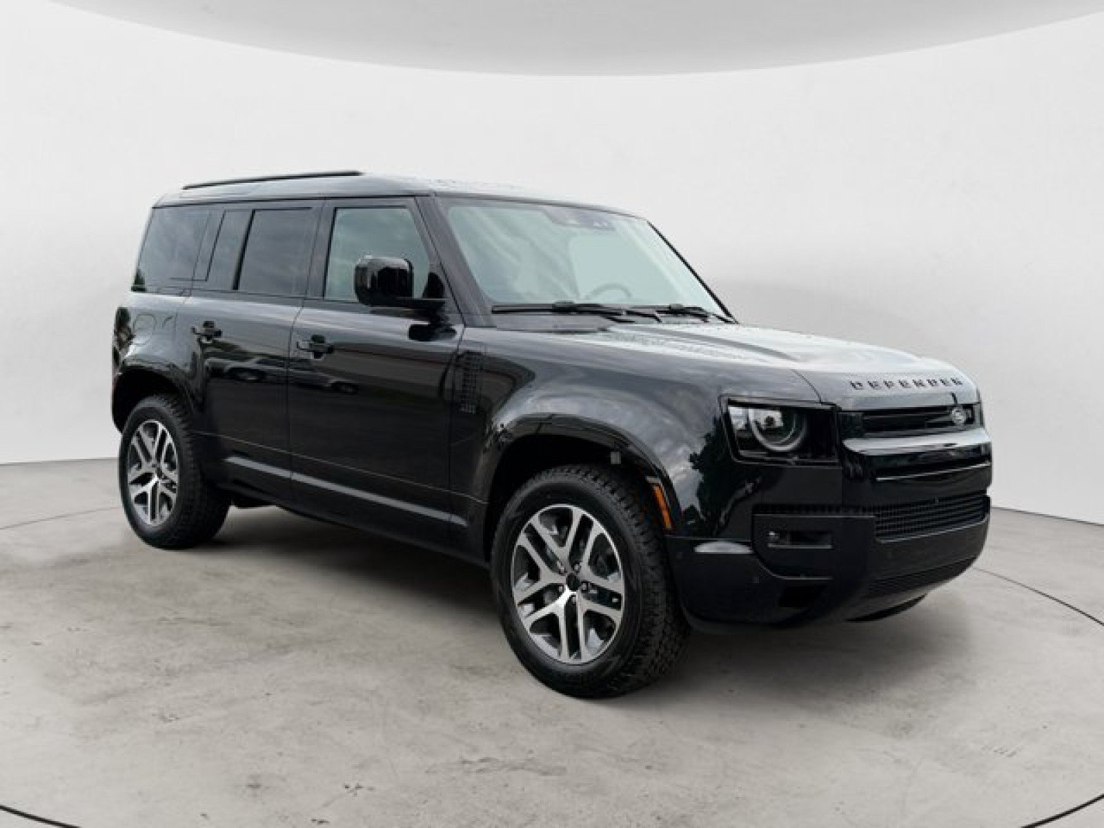 New 2026 Land Rover Defender 110 X-Dynamic SE AWD/4WD image 2