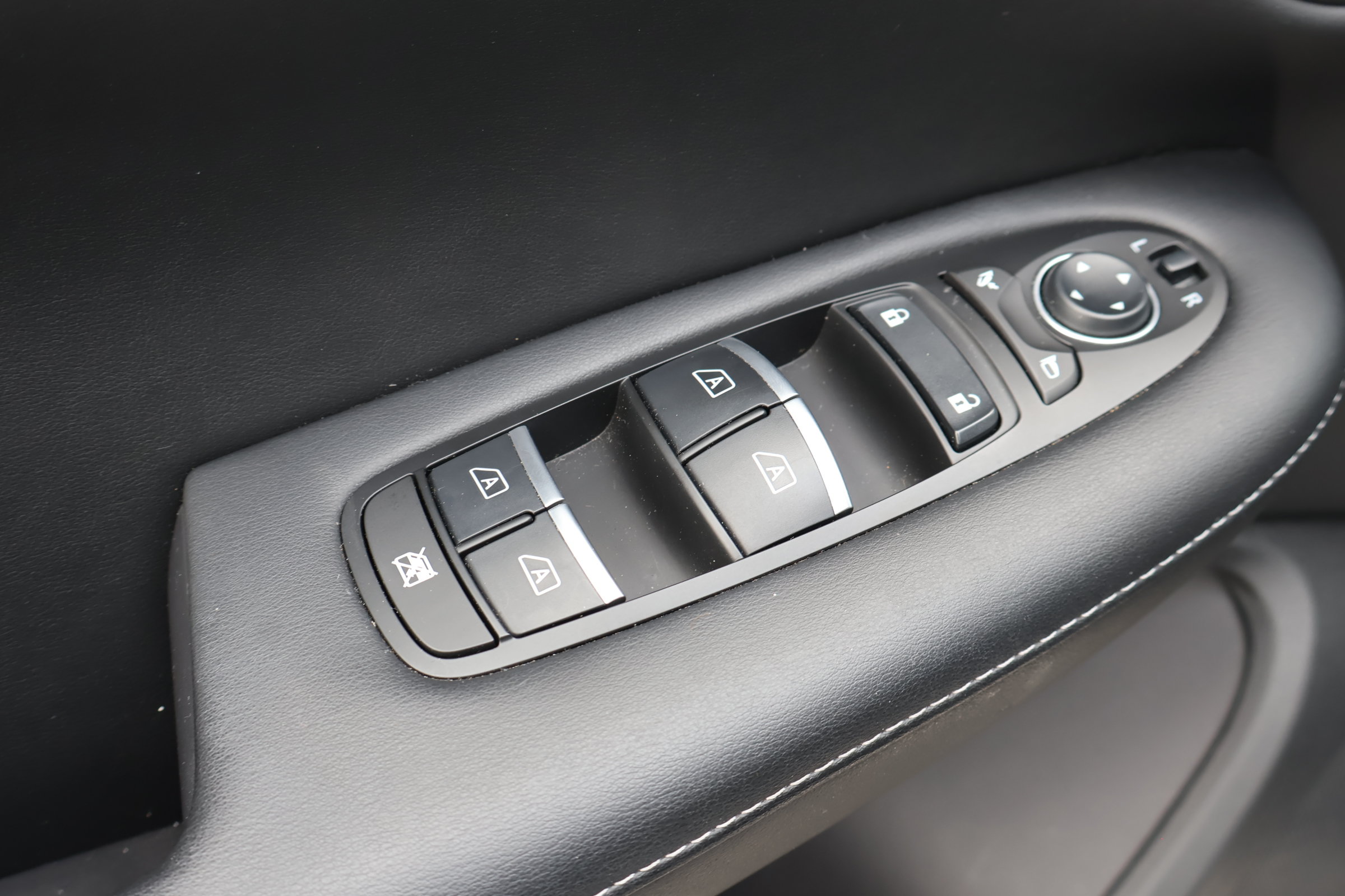 Certified 2024 INFINITI QX50 Luxe FWD image 16