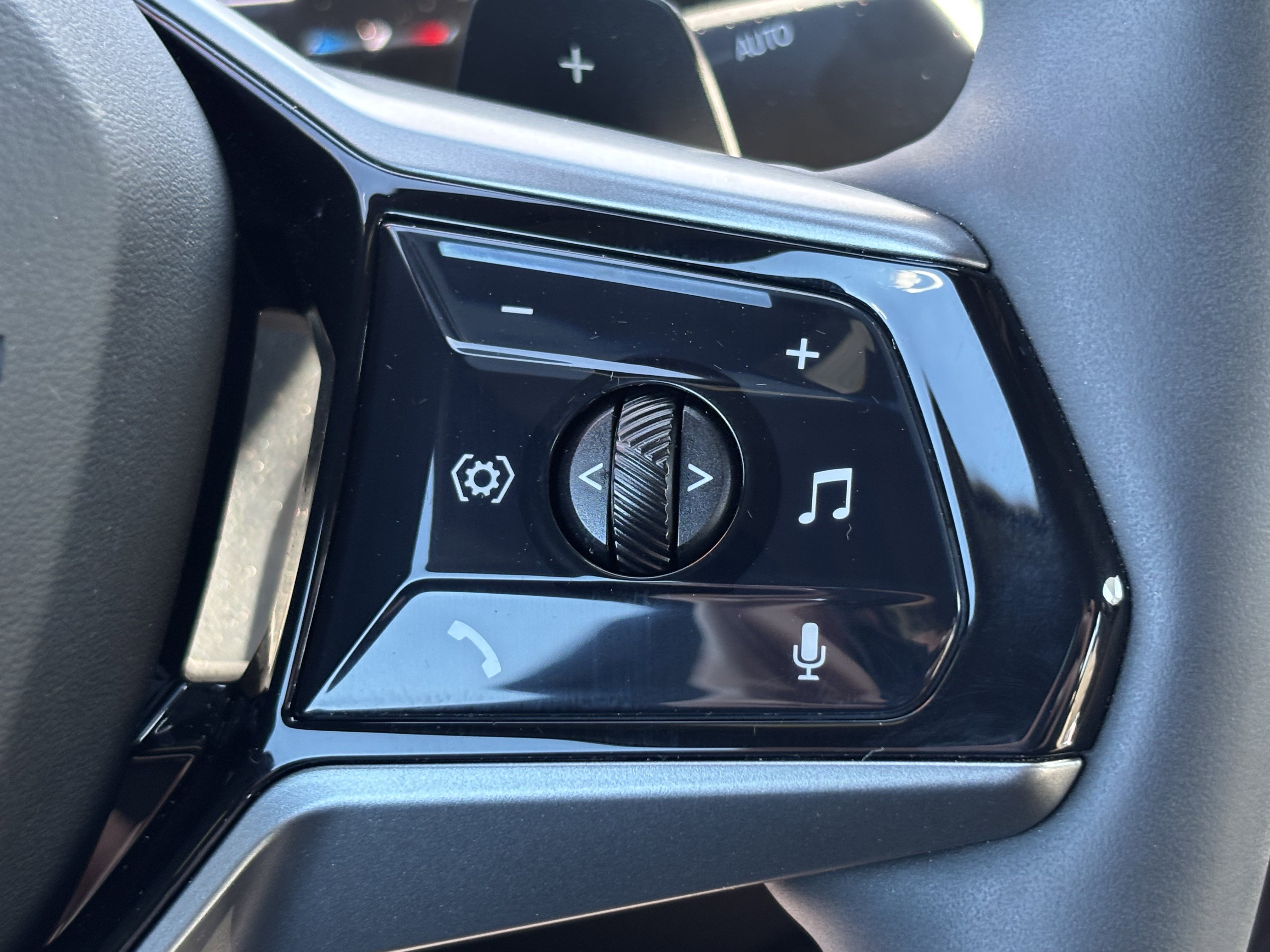 Certified 2025 BMW 530i image 20