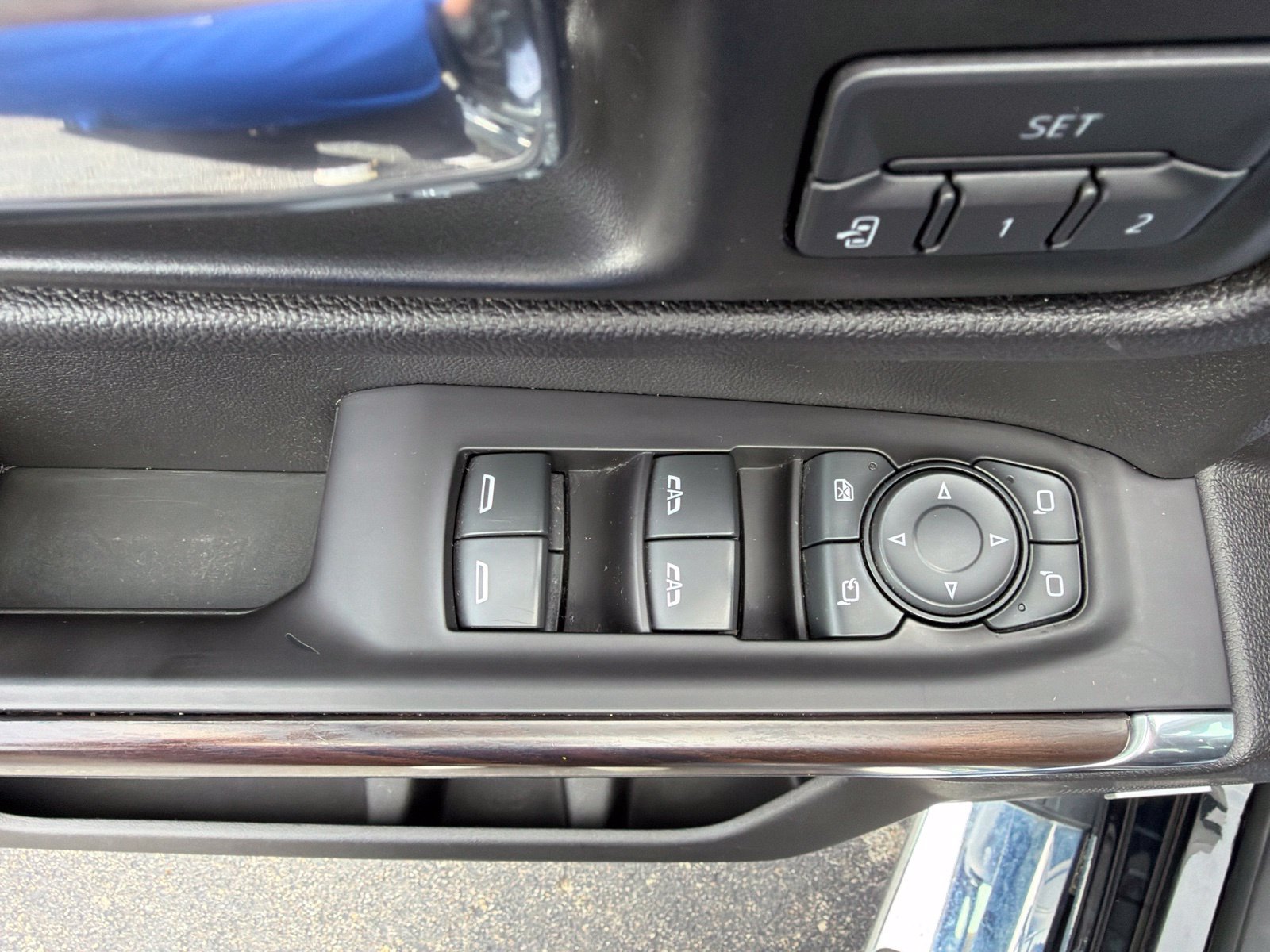 Used 2019 GMC Sierra 1500 SLT w/ SLT Premium Plus Package AWD/4WD image 17