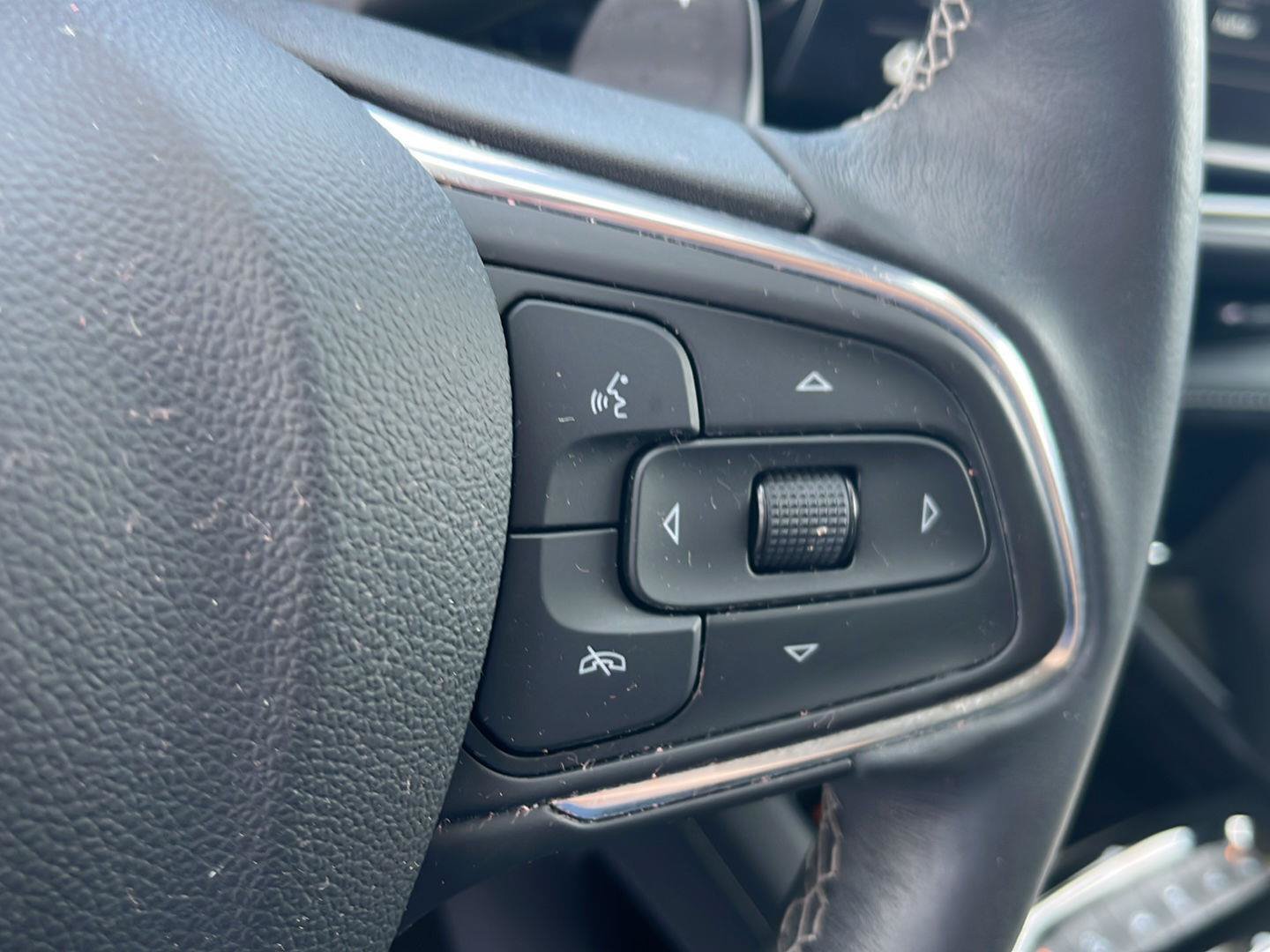 Used 2023 Buick Envision Avenir AWD/4WD image 12