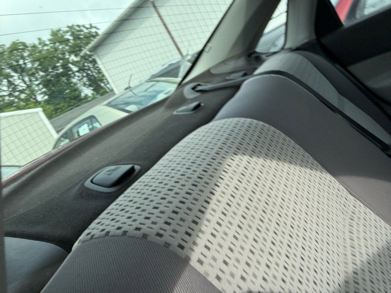 Used 2006 Ford Focus SES image 25