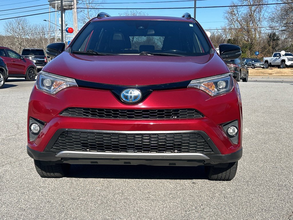 Used 2018 Toyota RAV4 SE image 2