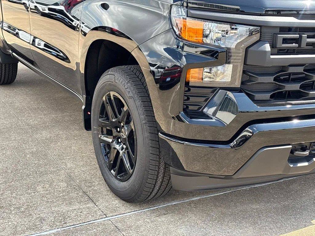 New 2026 Chevrolet Silverado 1500 Custom RWD image 5