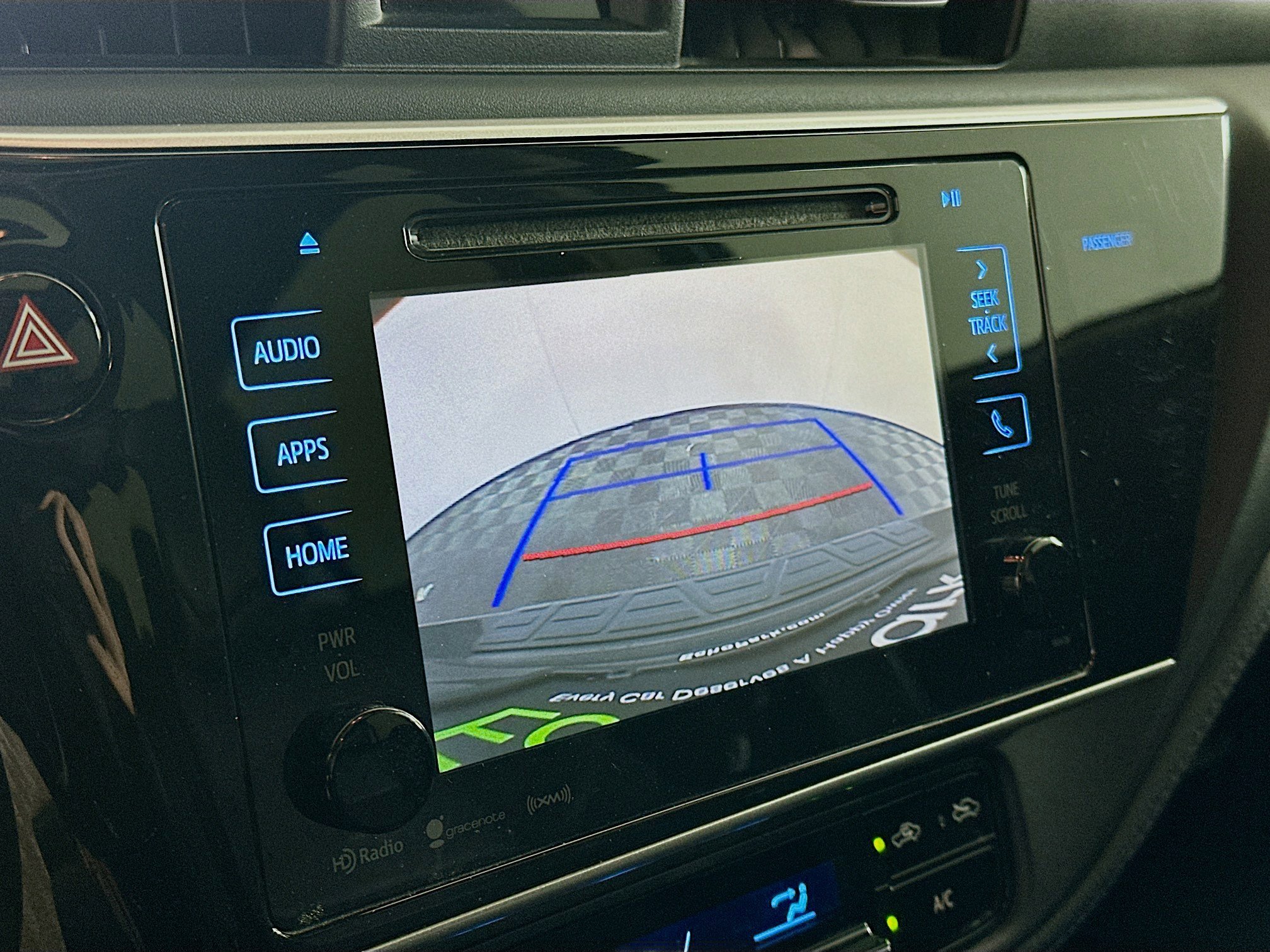 Used 2018 Toyota Corolla SE w/ SE Premium Package FWD image 21