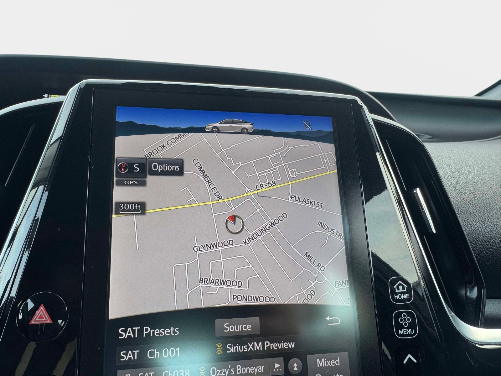 Used 2017 Toyota Prius Prime Premium image 34