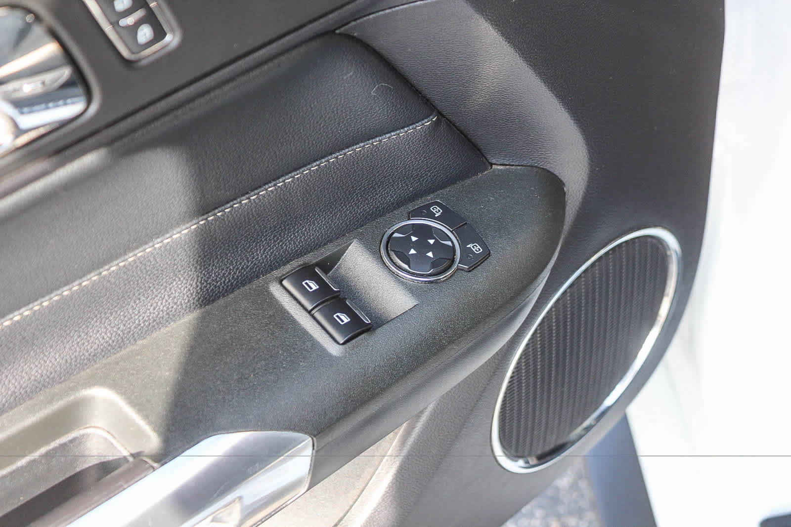 Used 2016 Ford Mustang Premium RWD image 23