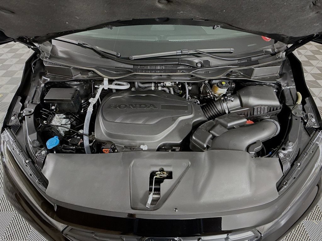 Certified 2025 Honda Odyssey EX-L image 30