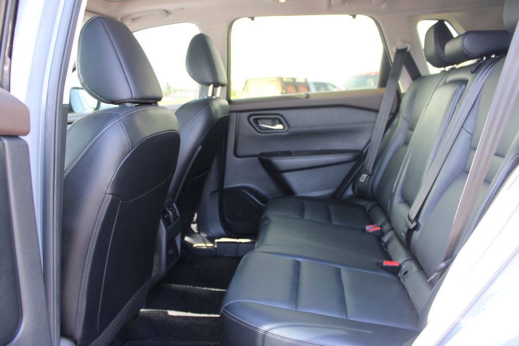 Used 2023 Nissan Rogue SV w/ SV Premium B Package AWD/4WD image 18