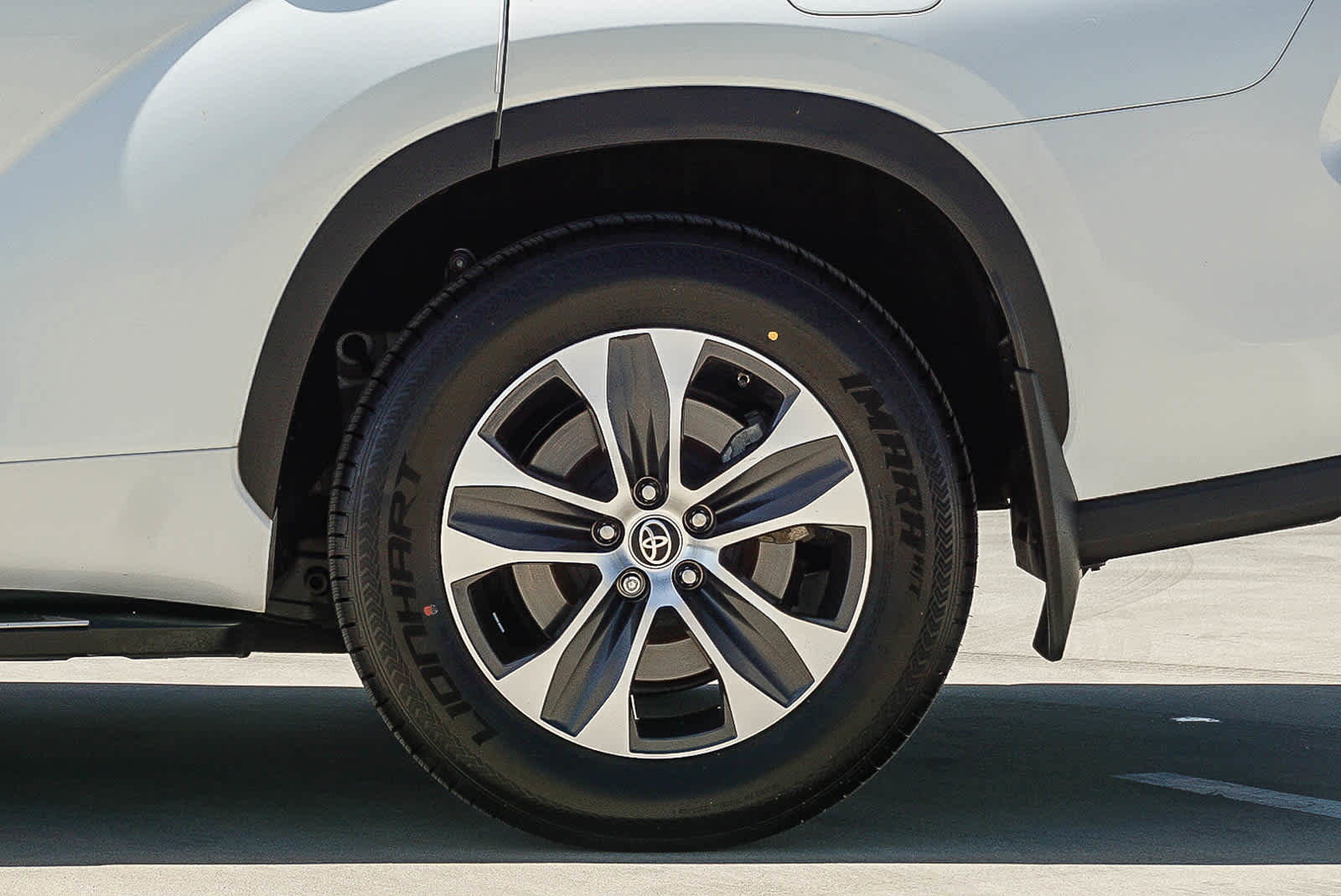 Used 2023 Toyota Highlander XLE FWD image 10