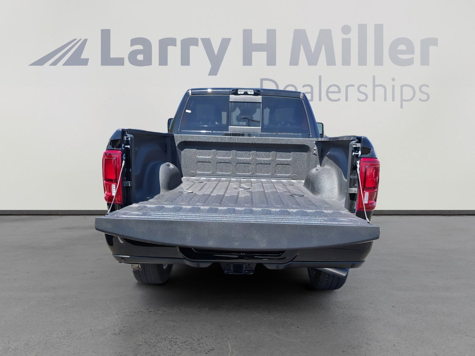 New 2026 RAM 2500 Laramie w/ Night Edition image 38