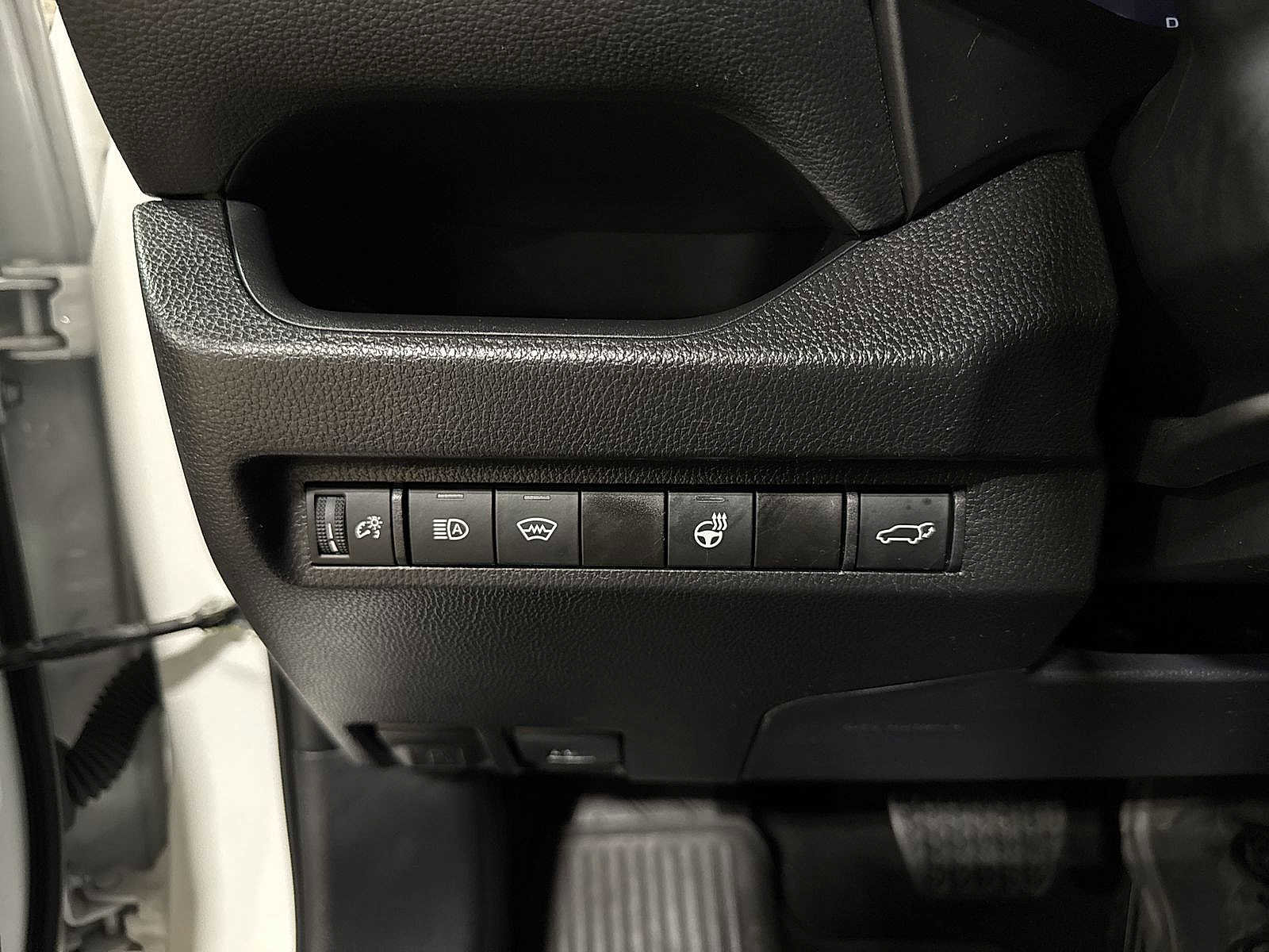 Certified 2024 Toyota RAV4 XLE w/ Convenience Package AWD/4WD image 31