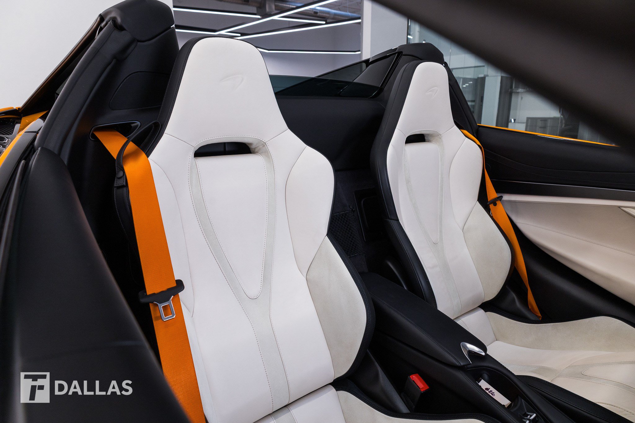 Used 2024 McLaren 750S Spider RWD image 32