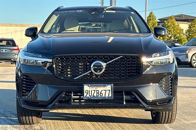 Certified 2025 Volvo XC60 T8 Plus w/ Protection Package Premier AWD/4WD image 29