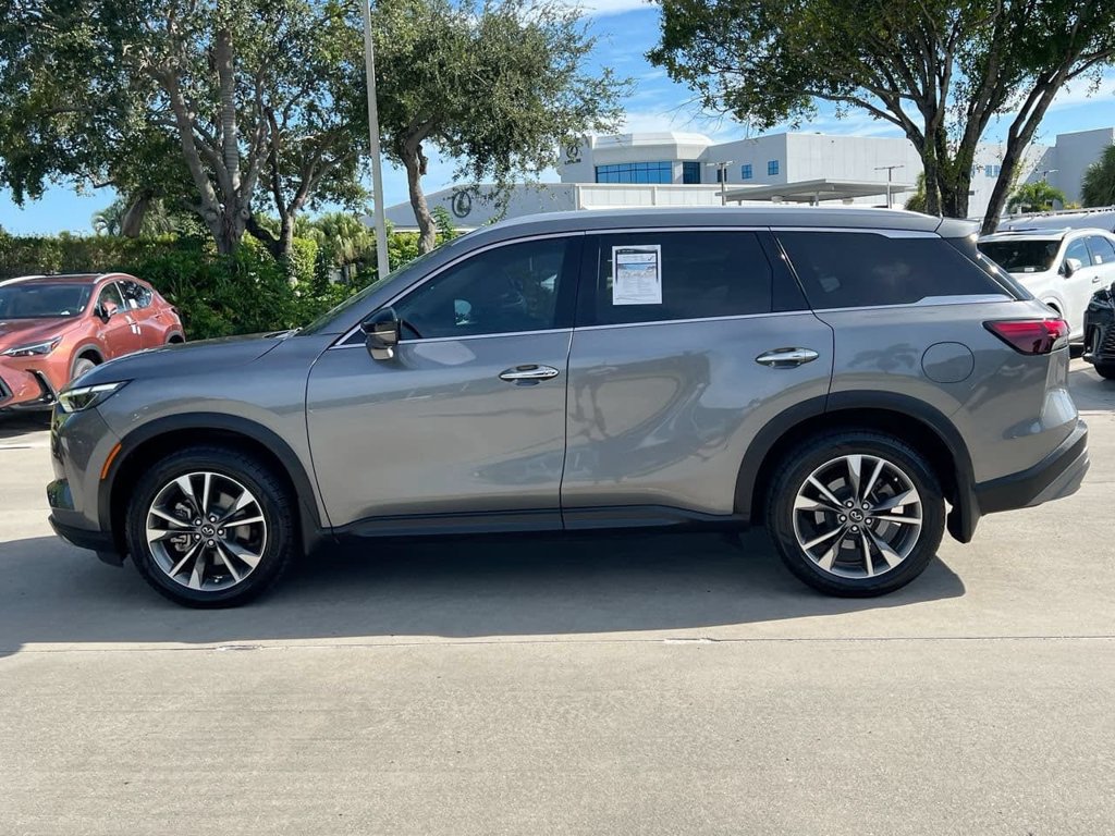 Used 2022 INFINITI QX60 Luxe w/ Cargo Package FWD image 4