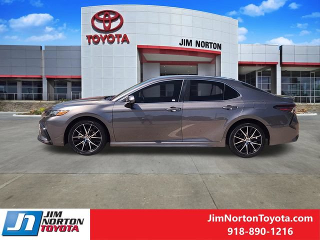 Used 2021 Toyota Camry SE FWD image 4