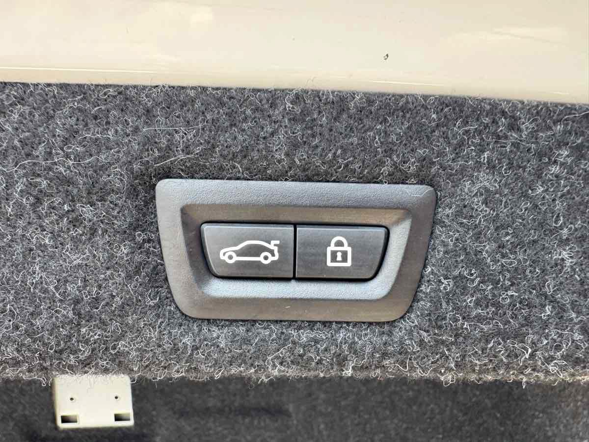 Used 2019 BMW 530i w/ Convenience Package RWD image 46