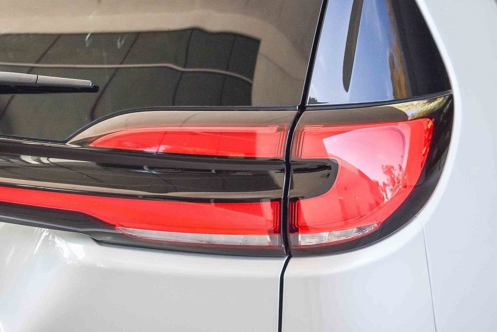 New 2026 Chrysler Pacifica Pinnacle w/ Trailer Tow Group image 7