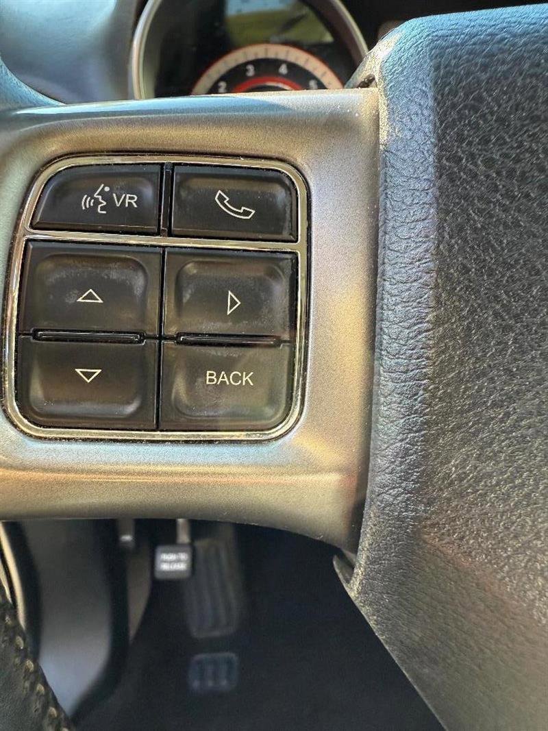 Used 2018 Dodge Journey Crossroad w/ Nav & Sun Group image 24