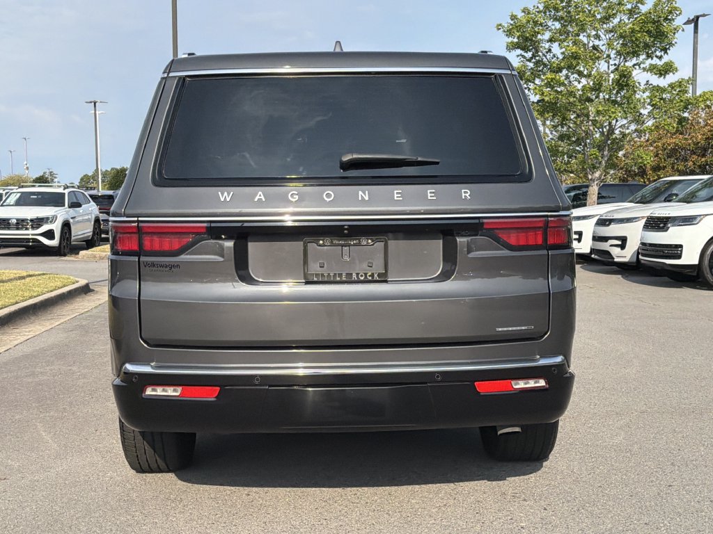 Used 2022 Jeep Wagoneer Series III w/ Flexible Seating Group RWD image 4