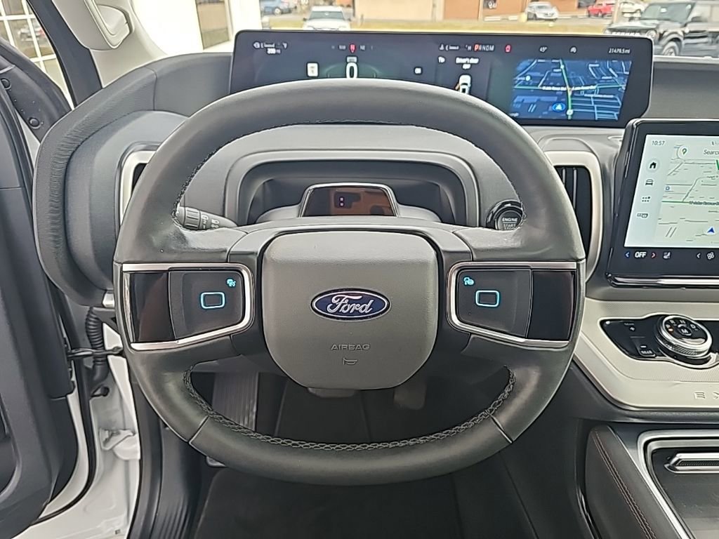 Used 2025 Ford Expedition Active image 16