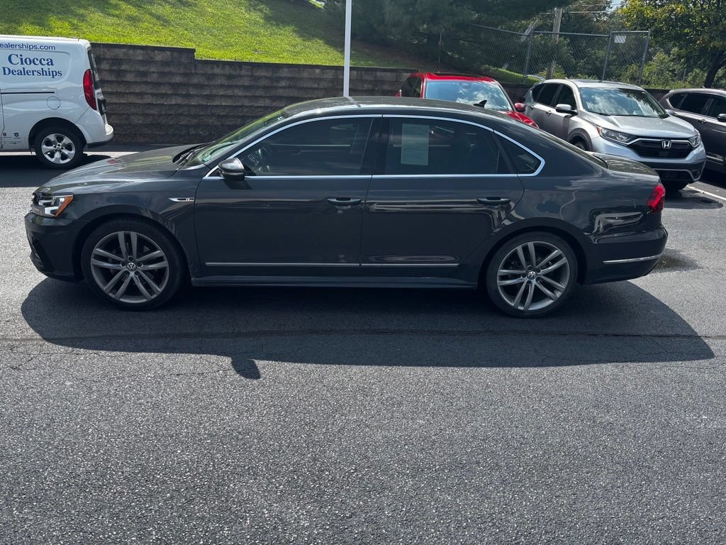 Used 2017 Volkswagen Passat 1.8T R-Line FWD image 4