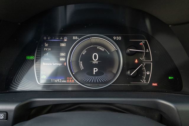 Used 2025 Lexus ES 300h w/ Premium Package image 9