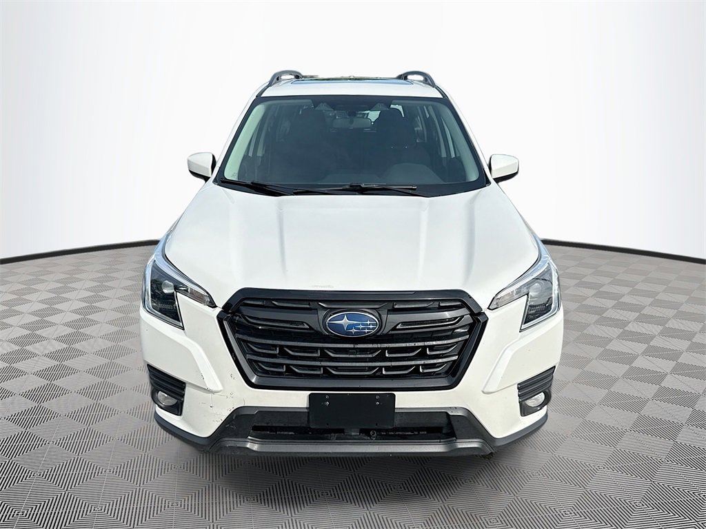 Used 2023 Subaru Forester Premium image 2