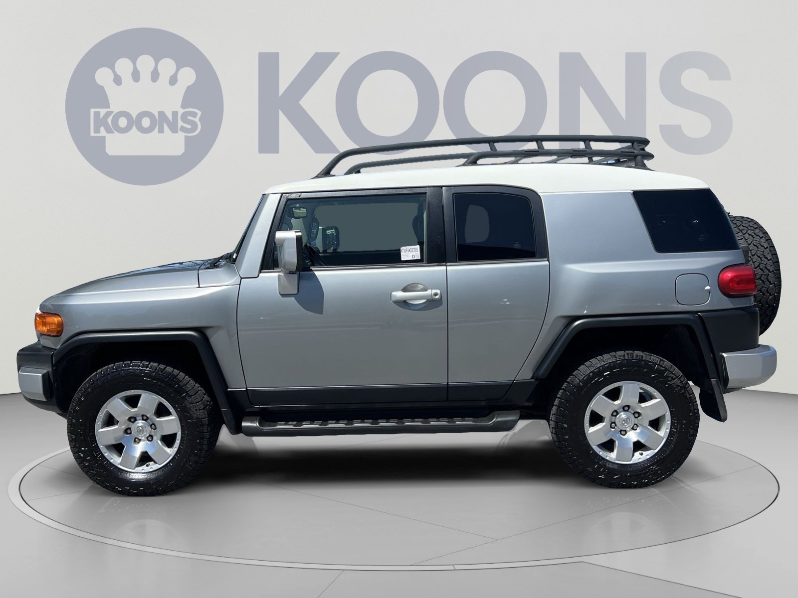 Used 2010 Toyota FJ Cruiser 4WD w/ Upgrade Pkg 2 image 2