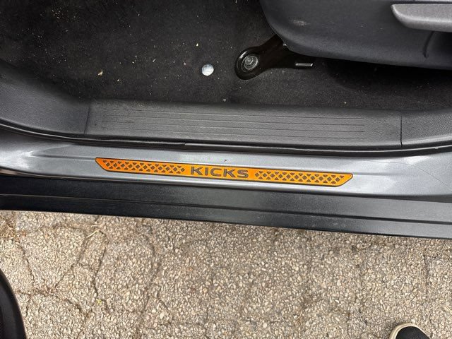 Used 2019 Nissan Kicks SV FWD image 23