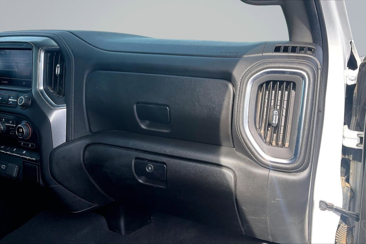 Used 2020 Chevrolet Silverado 1500 LT w/ Convenience Package AWD/4WD image 17