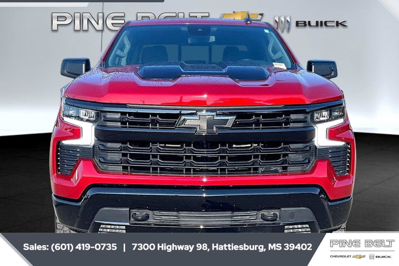 Used 2025 Chevrolet Silverado 1500 LT Trail Boss w/ Convenience Package II AWD/4WD image 3