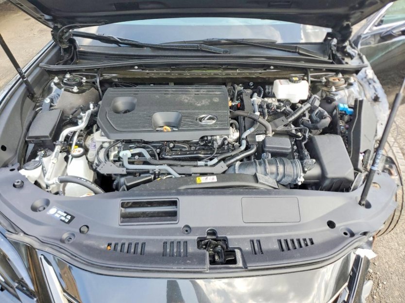 Used 2024 Lexus ES 300h F Sport w/ Accessory Package (Z2) FWD image 9