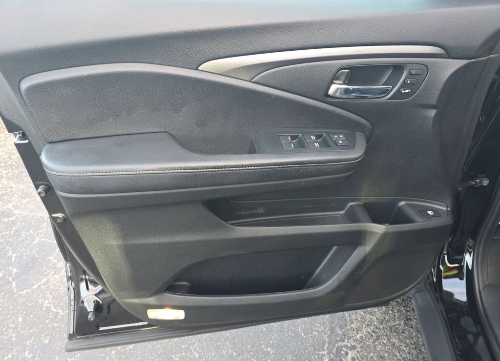 Used 2023 Honda Ridgeline RTL-E image 16