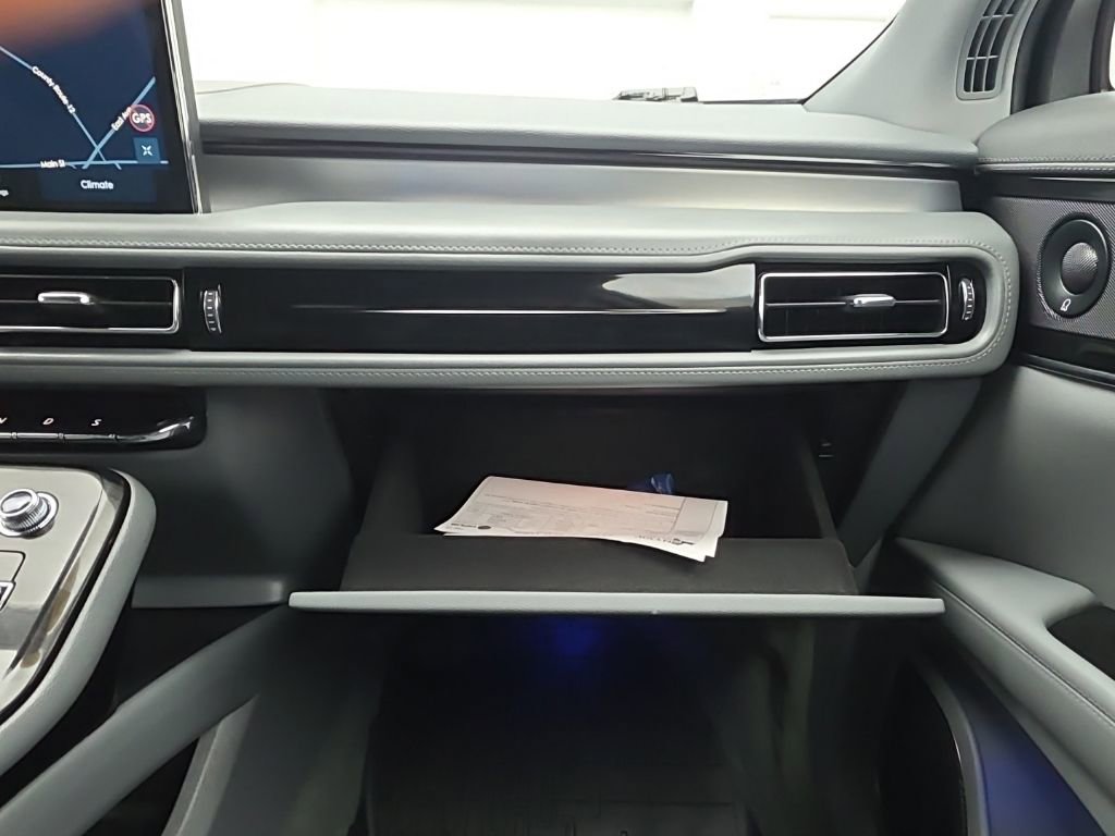 Used 2023 Lincoln Nautilus Reserve w/ Equipment Group 201A image 41