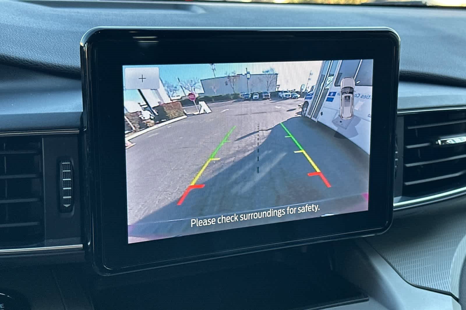 Certified 2022 Ford Explorer XLT w/ Equipment Group 202A image 22