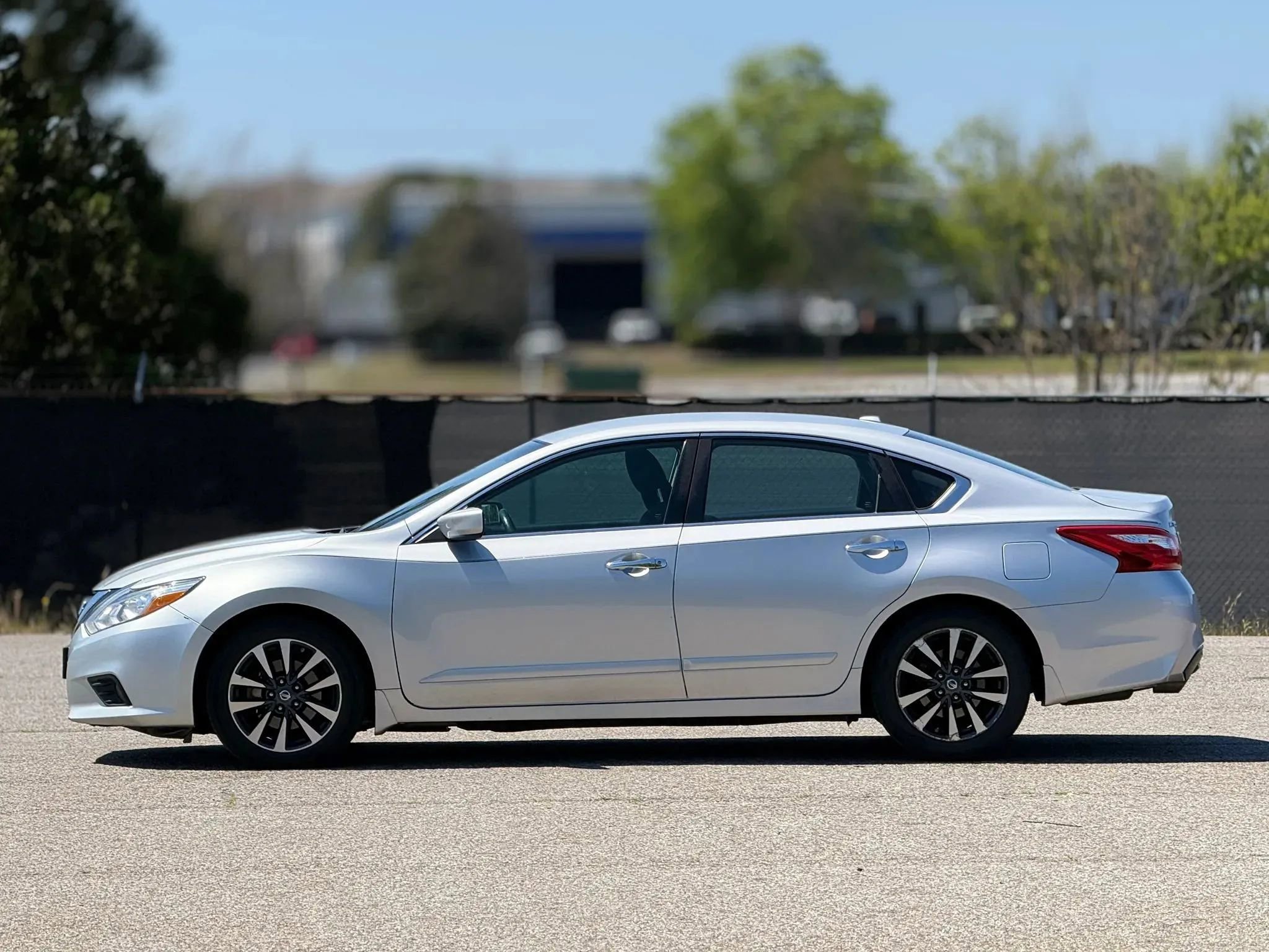Used 2017 Nissan Altima 2.5 SV FWD image 8