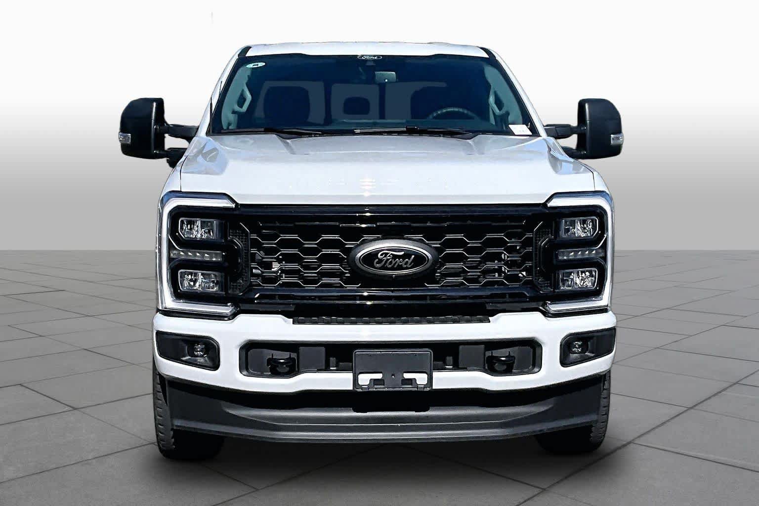New 2026 Ford F250 XLT w/ XLT Premium Package AWD/4WD image 3