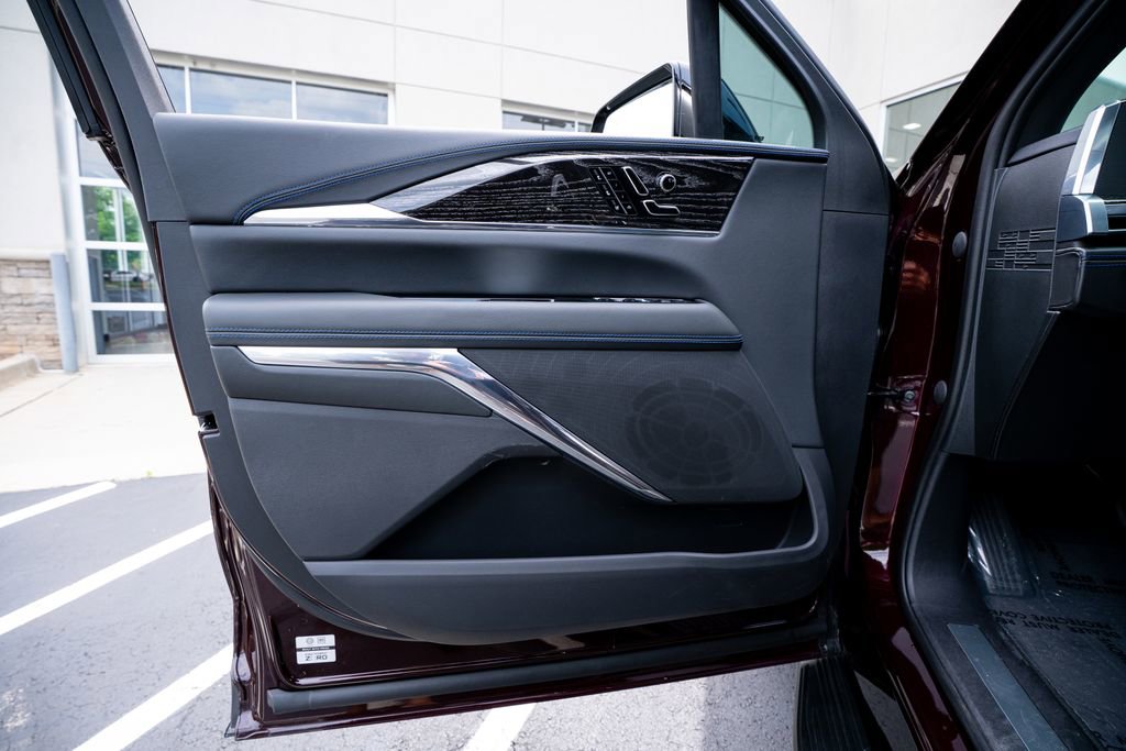 Used 2025 Cadillac Escalade IQ Sport 1 AWD/4WD image 23