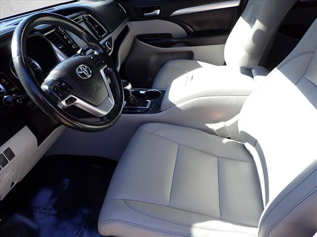 Certified 2018 Toyota Highlander XLE AWD/4WD image 12