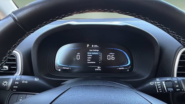 Used 2025 Hyundai Venue SEL FWD image 15