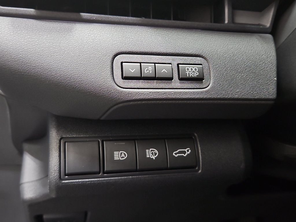 New 2026 Toyota C-HR w/ Cold Weather Package AWD/4WD image 17
