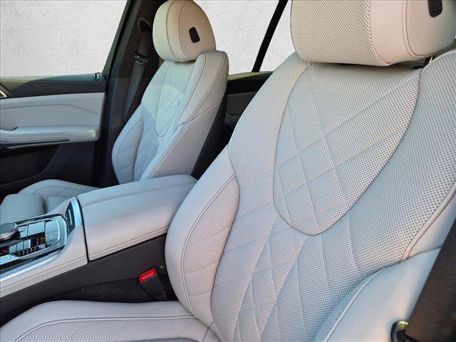 Used 2024 BMW X5 xDrive40i w/ Premium Package AWD/4WD image 9