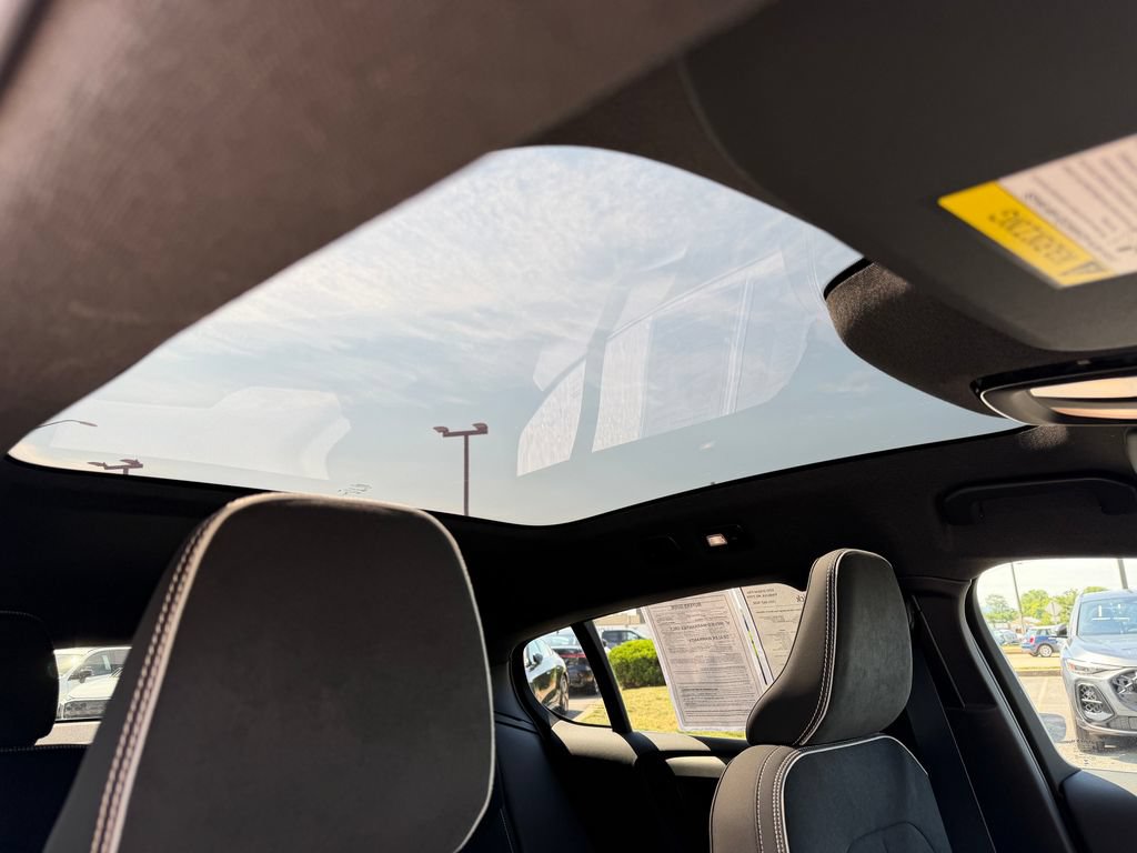 Certified 2023 Volvo C40 P8 Recharge Ultimate AWD/4WD image 17