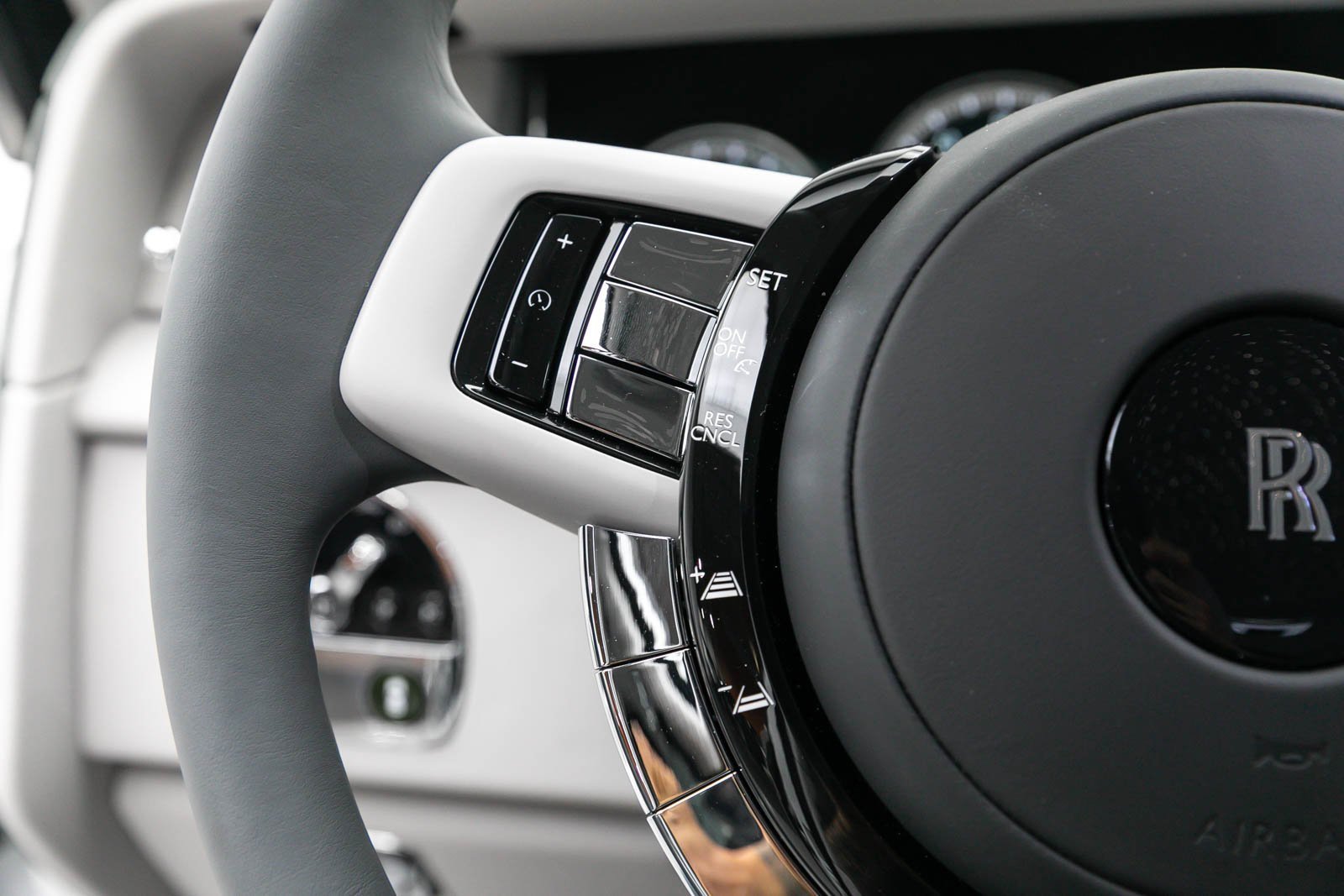 Used 2024 Rolls-Royce Phantom Extended Wheelbase w/ Leather Finishing Pack image 17