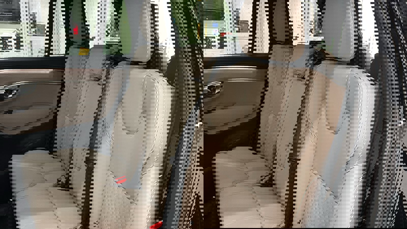 Used 2026 Volvo XC90 T8 Plus w/ Protection Package Premier image 25