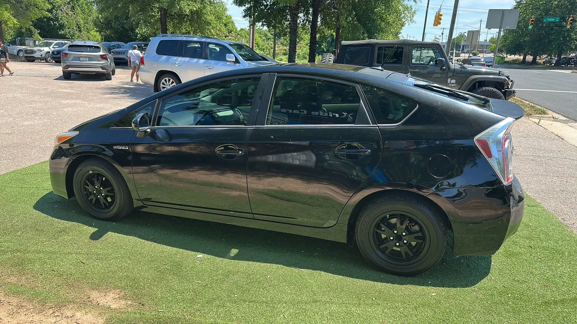 Used 2014 Toyota Prius Four w/ Solar Roof Package FWD image 5