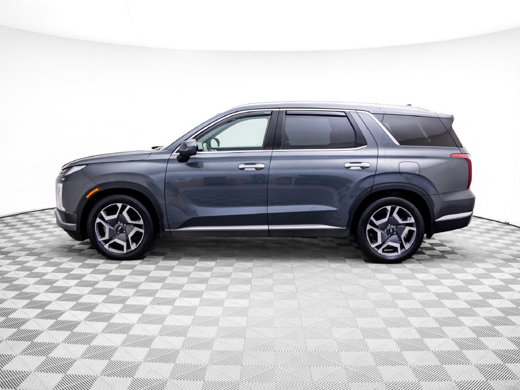 Used 2023 Hyundai Palisade Limited AWD/4WD image 2