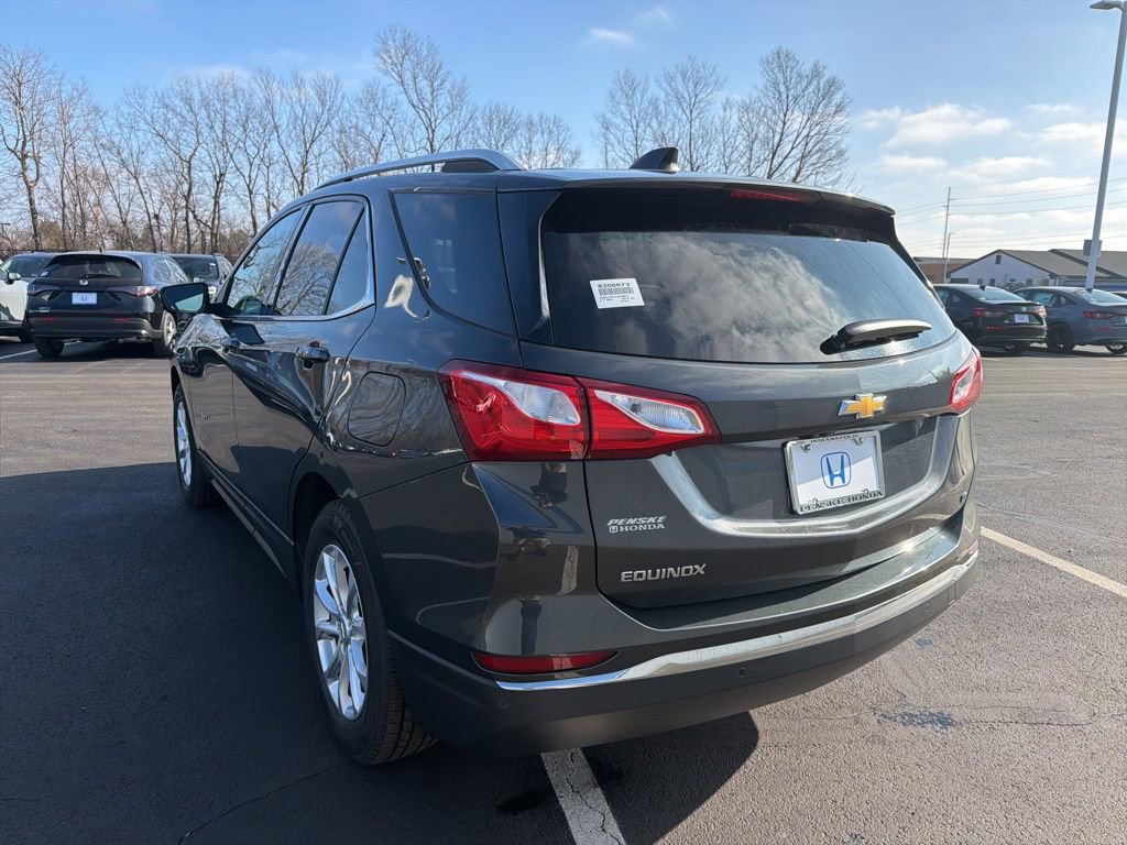 Used 2018 Chevrolet Equinox LT w/ Sun & Infotainment Package image 3