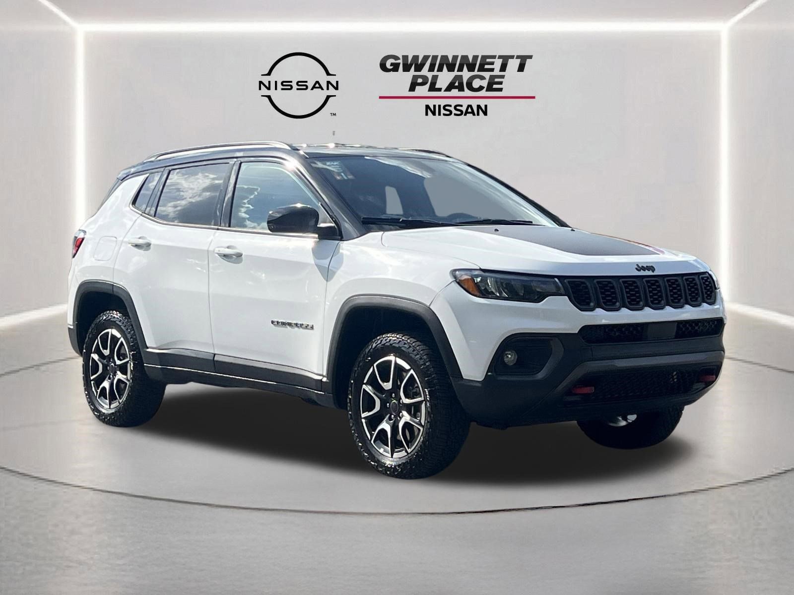 Used 2025 Jeep Compass Trailhawk image 24